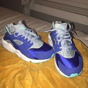 Size 8 Air Huarache by Nike